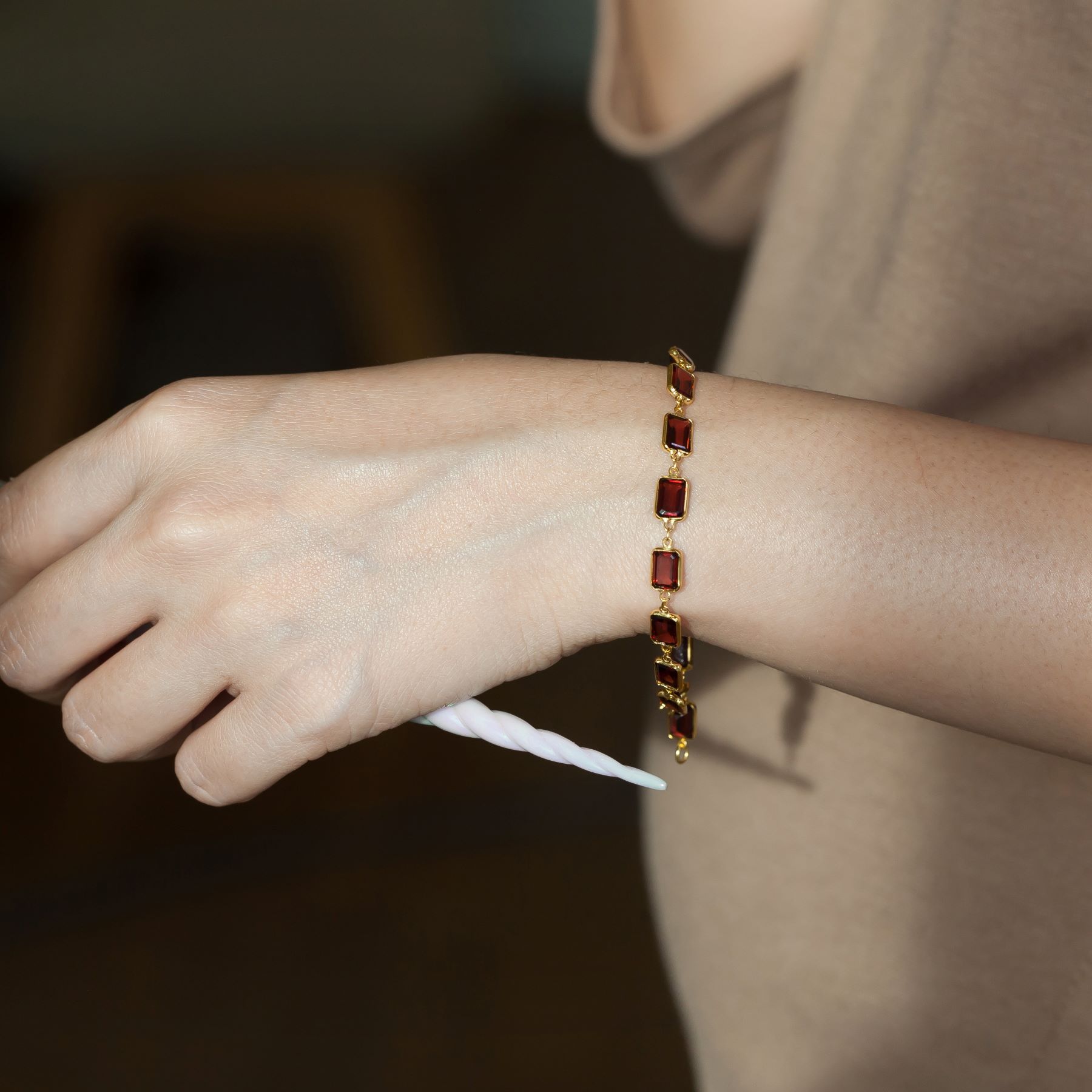 016-04-2026-bracelet-red Garnet Emerald-Cut Line Bracelet
